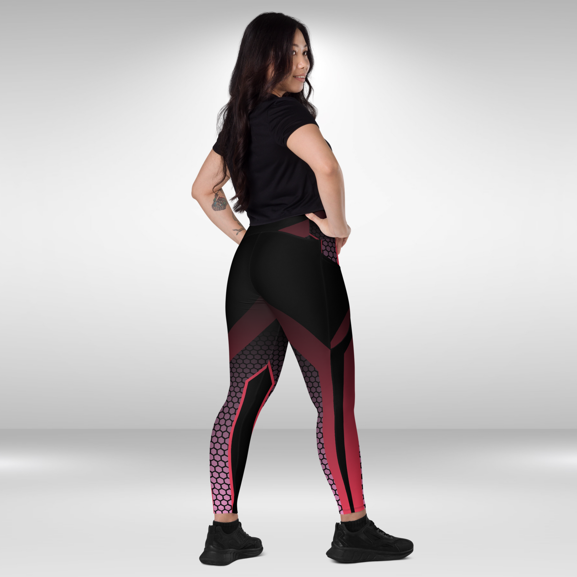 Women Gym Legging With Pockets - Black Geometric Print