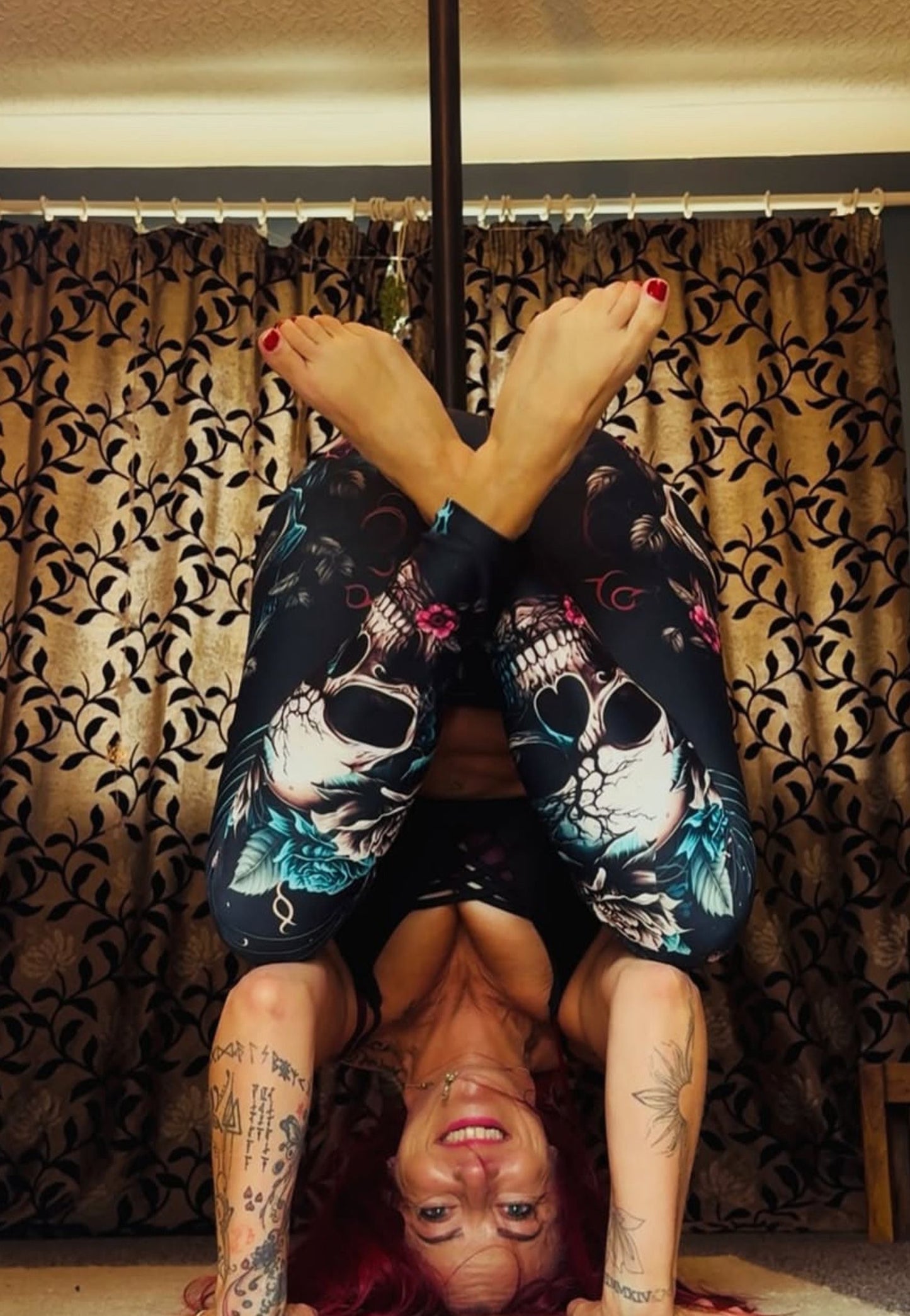 Women Yoga Legging - Night Floral Skull Print